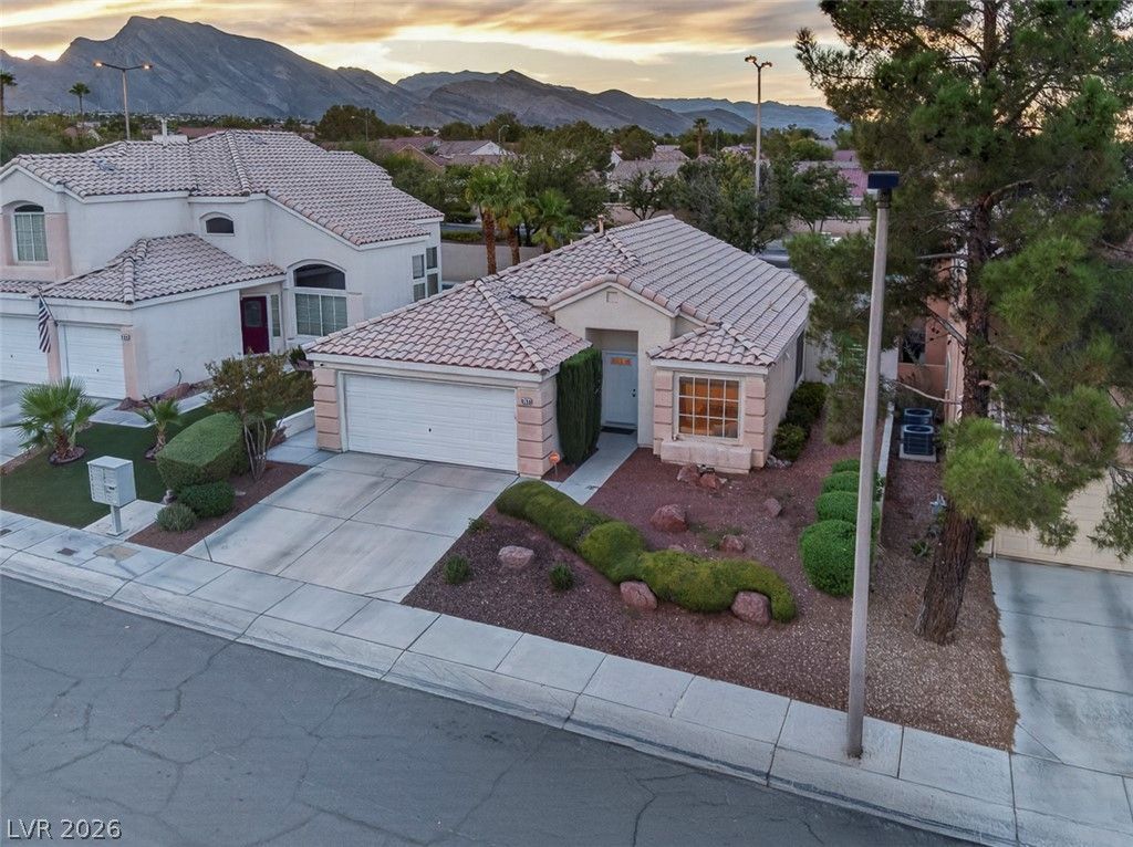 9700 Ann Arbor Lane, Las Vegas, NV 89134 — photo 2
