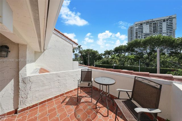 20308 NE 34th Ct 38, Aventura, FL 33180