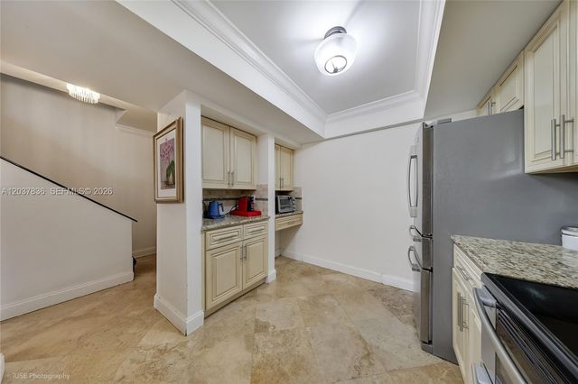 20308 NE 34th Ct 38, Aventura, FL 33180