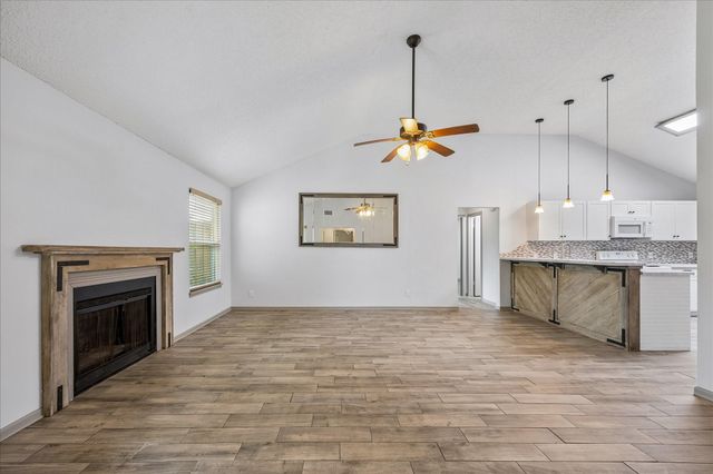 206 Lockett Street, Brenham, TX 77833
