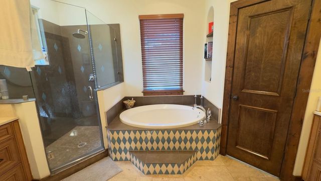 4119 WOODACRE LANE, Tampa, FL 33624