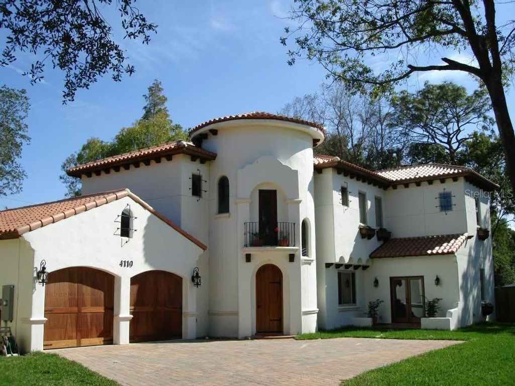 4119 WOODACRE LANE, Tampa, FL 33624