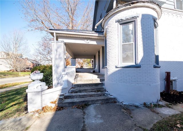 911 N Water Street, Uhrichsville, OH 44683