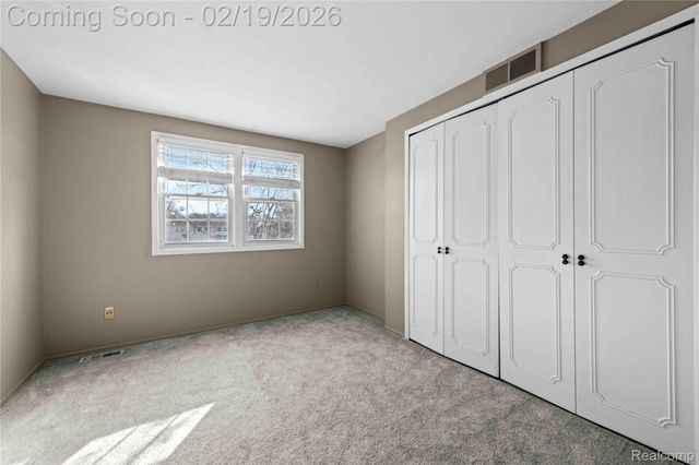 1719 Brentwood Drive, Troy, MI 48098