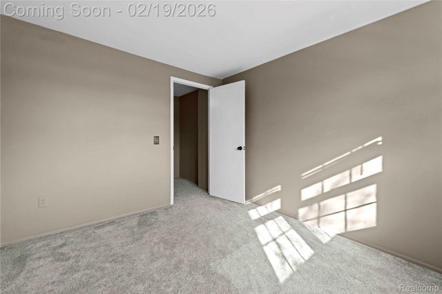 1719 Brentwood Drive, Troy, MI 48098