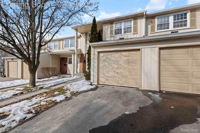 1719 Brentwood Drive, Troy, MI 48098