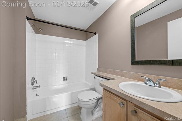 1719 Brentwood Drive, Troy, MI 48098