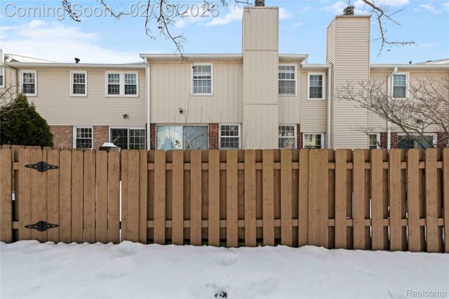 1719 Brentwood Drive, Troy, MI 48098