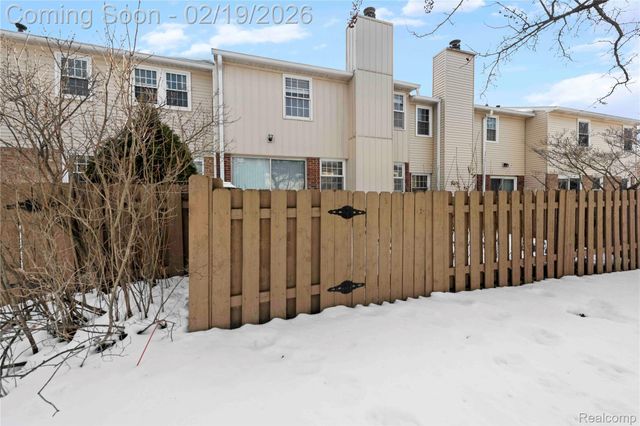 1719 Brentwood Drive, Troy, MI 48098