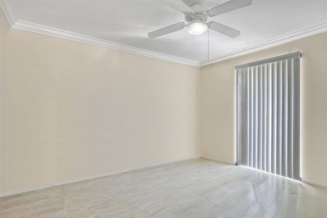 5620 Spindle Palm Court E, Delray Beach, FL 33484