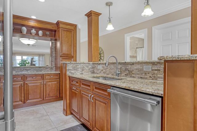 5620 Spindle Palm Court E, Delray Beach, FL 33484