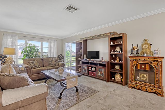 5620 Spindle Palm Court E, Delray Beach, FL 33484