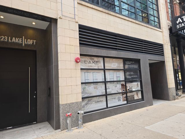 223 W Lake Street, Chicago, IL 60606