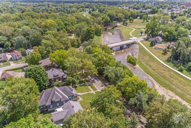 404 E McCulloch Boulevard, Muncie, IN 47303