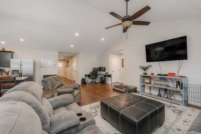 260 Celeste Dr, Baxter, TN 38544