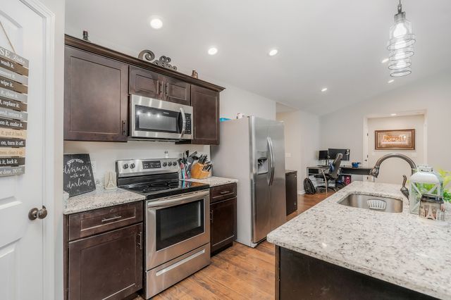 260 Celeste Dr, Baxter, TN 38544