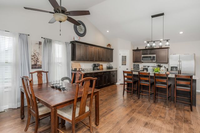 260 Celeste Dr, Baxter, TN 38544