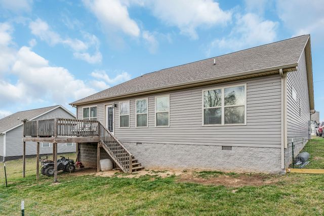 260 Celeste Dr, Baxter, TN 38544