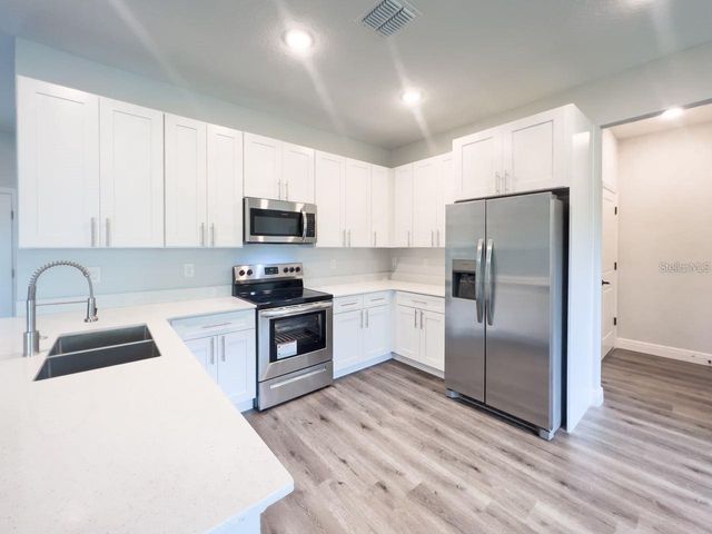 1580 EAST PARKWAY, Deland, FL 32724