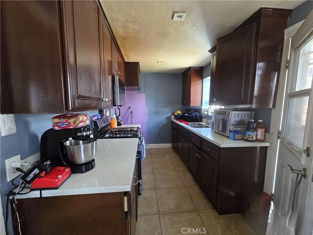 1117 N Santa Fe, Compton, CA 90221