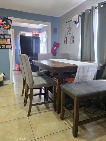 1117 N Santa Fe, Compton, CA 90221