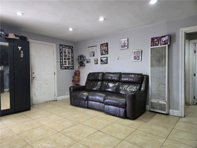 1117 N Santa Fe, Compton, CA 90221