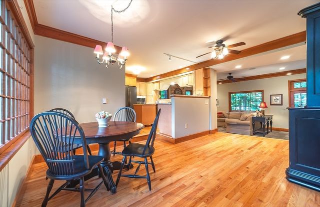 84 Greenwich Rd, East Longmeadow, MA 01028