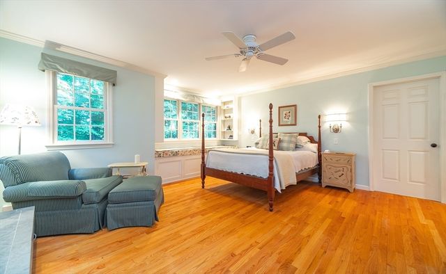 84 Greenwich Rd, East Longmeadow, MA 01028