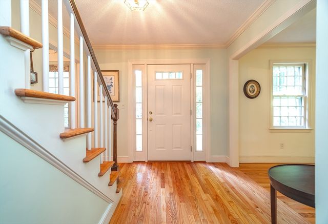 84 Greenwich Rd, East Longmeadow, MA 01028