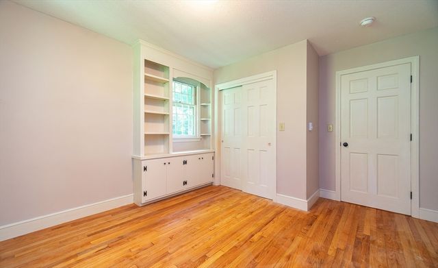 84 Greenwich Rd, East Longmeadow, MA 01028