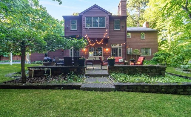 84 Greenwich Rd, East Longmeadow, MA 01028