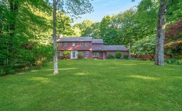 84 Greenwich Rd, East Longmeadow, MA 01028