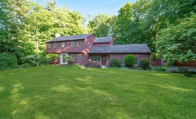 84 Greenwich Rd, East Longmeadow, MA 01028
