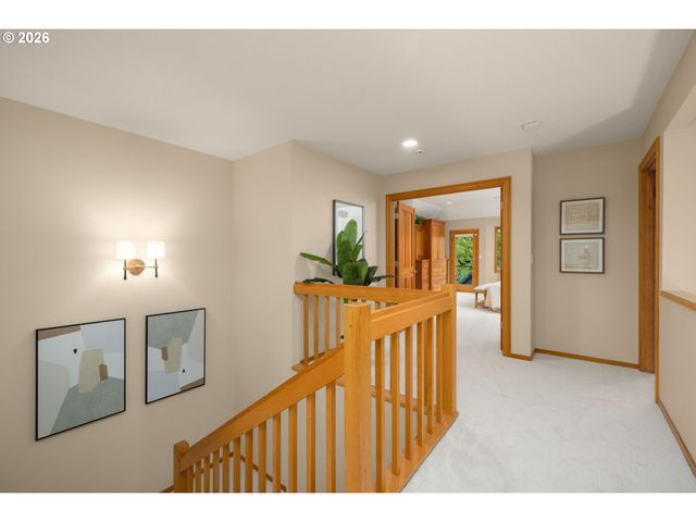 1727 Sw WESTWOOD Dr, Portland, OR 97239