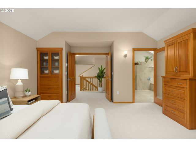 1727 Sw WESTWOOD Dr, Portland, OR 97239