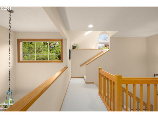 1727 Sw WESTWOOD Dr, Portland, OR 97239