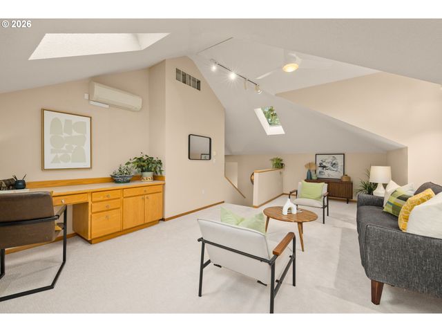 1727 Sw WESTWOOD Dr, Portland, OR 97239