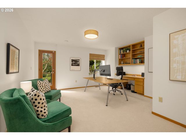 1727 Sw WESTWOOD Dr, Portland, OR 97239