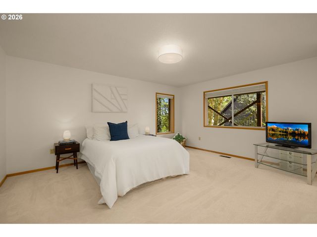 1727 Sw WESTWOOD Dr, Portland, OR 97239