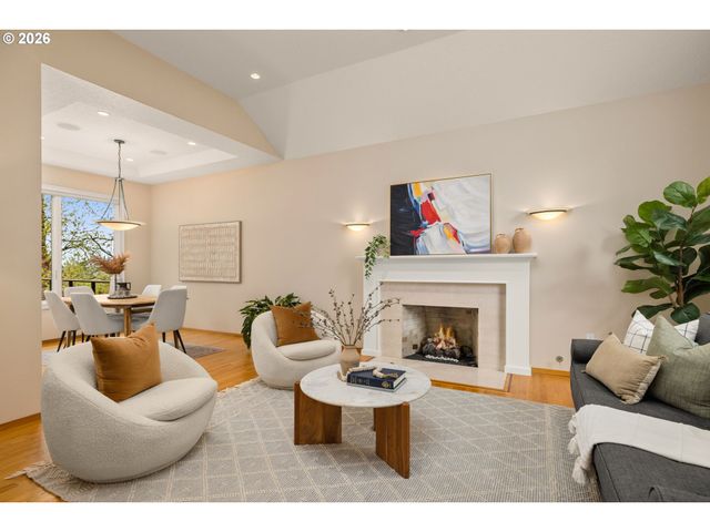 1727 Sw WESTWOOD Dr, Portland, OR 97239