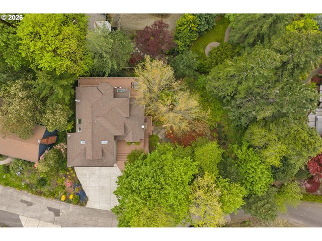 1727 Sw WESTWOOD Dr, Portland, OR 97239