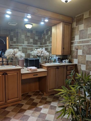 2608 NW 79th Avenue, Margate, FL 33063