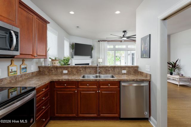 1142 Garden Club Way, Leland, NC 28451