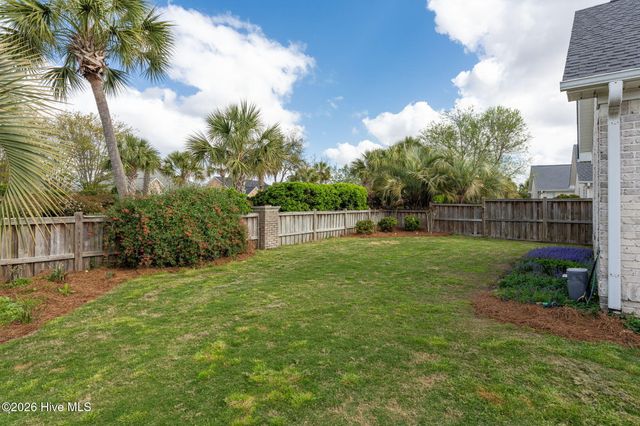 1142 Garden Club Way, Leland, NC 28451