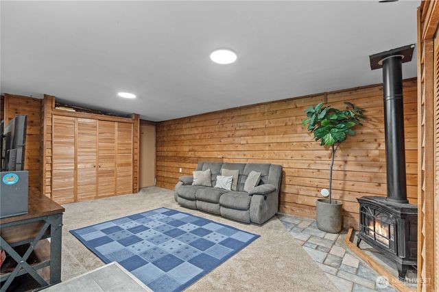 25916 18th Avenue S, Des Moines, WA 98198