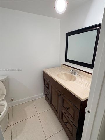 17600 NW 68th Avenue B2004, Hialeah, FL 33015