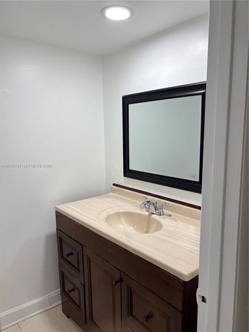 17600 NW 68th Avenue B2004, Hialeah, FL 33015