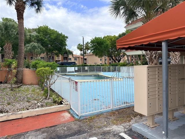 17600 NW 68th Avenue B2004, Hialeah, FL 33015
