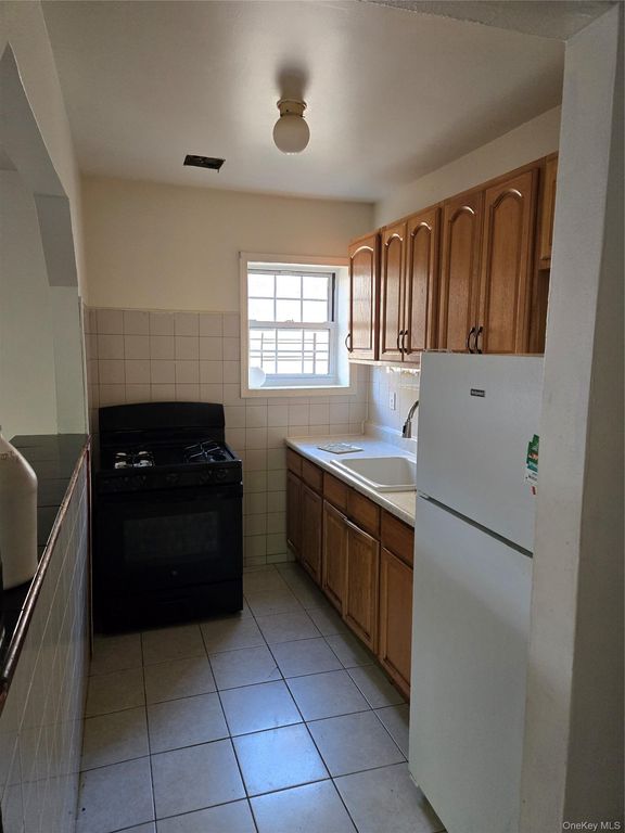 1153 Commonwealth Avenue 2, Bronx, NY 10472