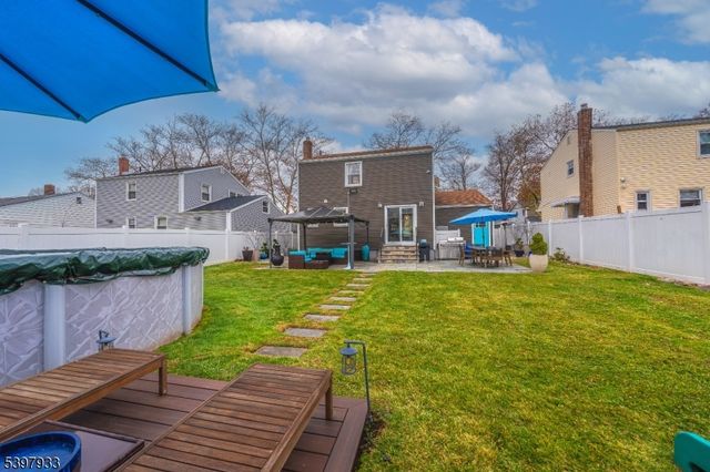 545 Livingston Rd, Linden City, NJ 07036